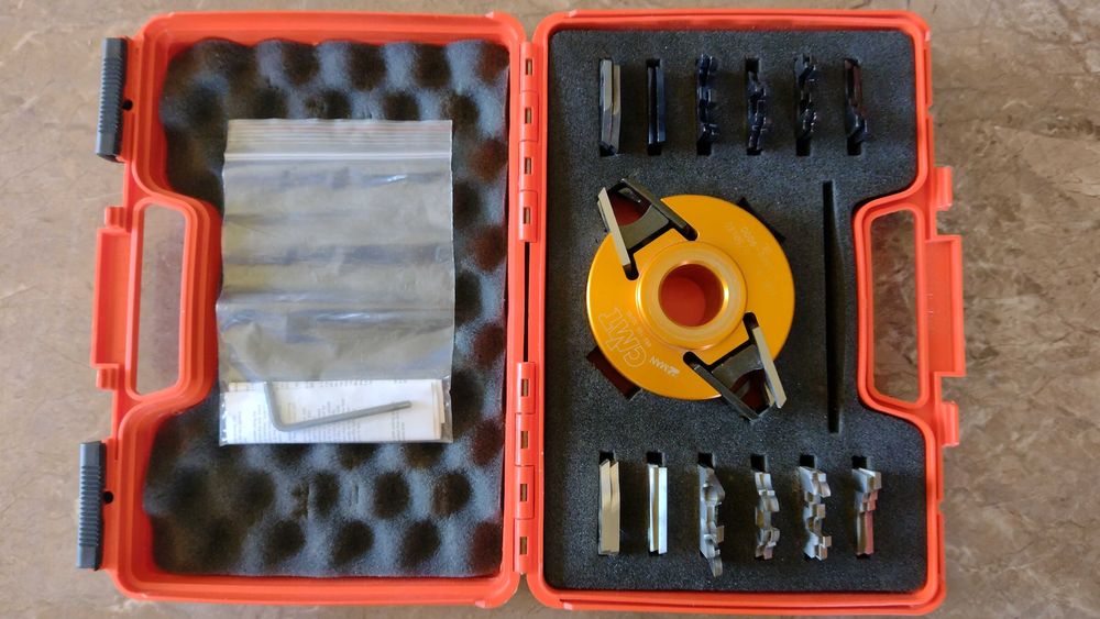 Cap de frezat cu 7 cuțite profilate amovibile, CMT 693.013.01