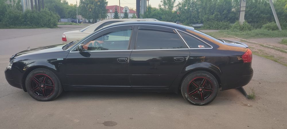 Продам Ауди А6С5 двигатель 1.8 год выпуска 2000