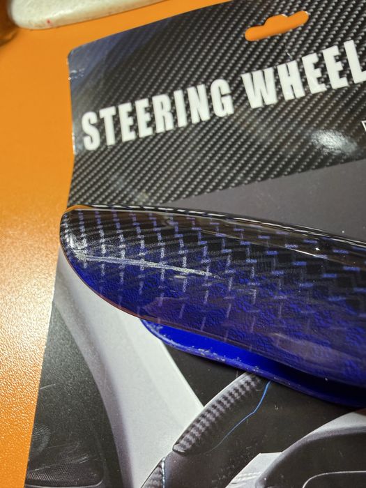 Husa pentru Volan - Aspect Fibra de Carbon cu Efect de Piele de Puthon