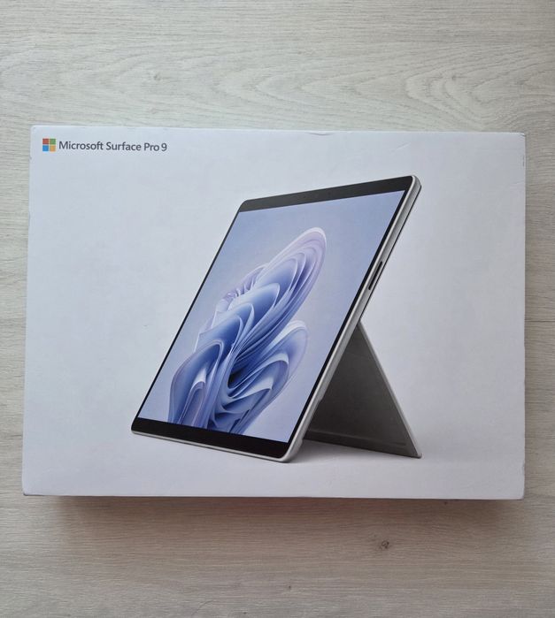 Microsoft Surface Pro 9 – i7, 16GB RAM, 256GB SSD