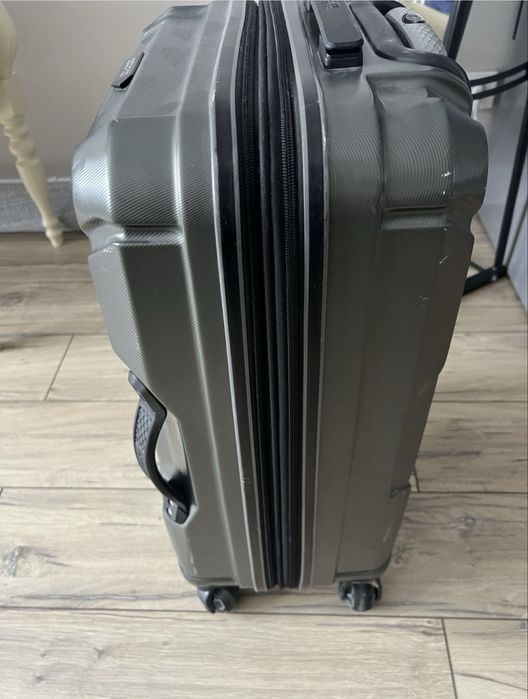 Дорожный чемодан