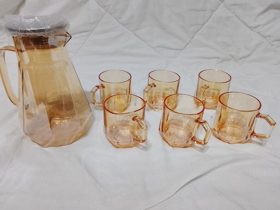 Продам набор графин и стаканы