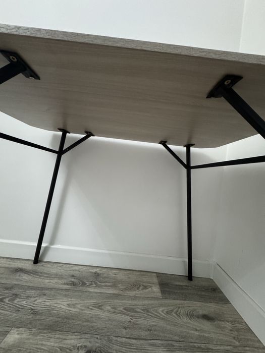 Продам стол удобный