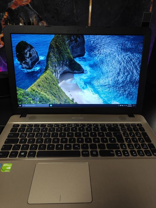 Laptop Asus i5 gen 6, 8gb DDR4, SSD Samsung