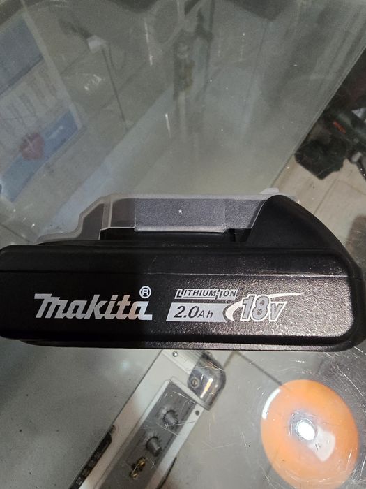 Vând filetata Makita nouă, acumulator Makita nou, surubelnita electric