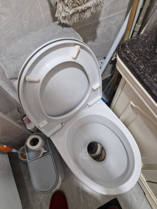 Унитаз б/у белый