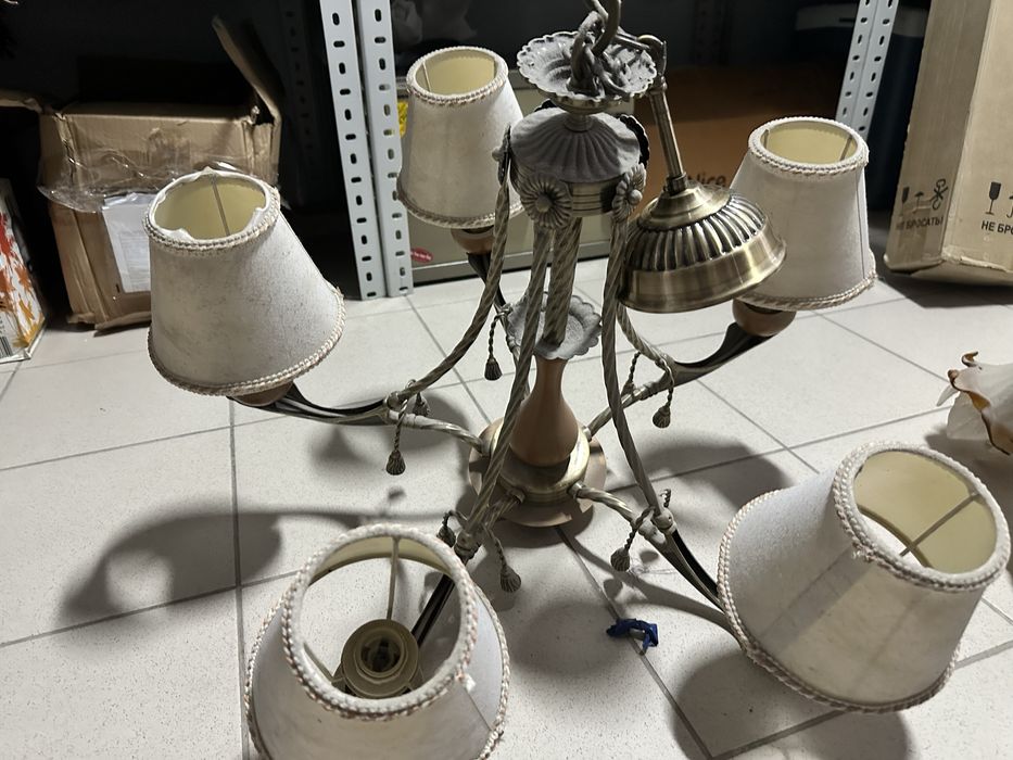 Продам люстры 6 штук