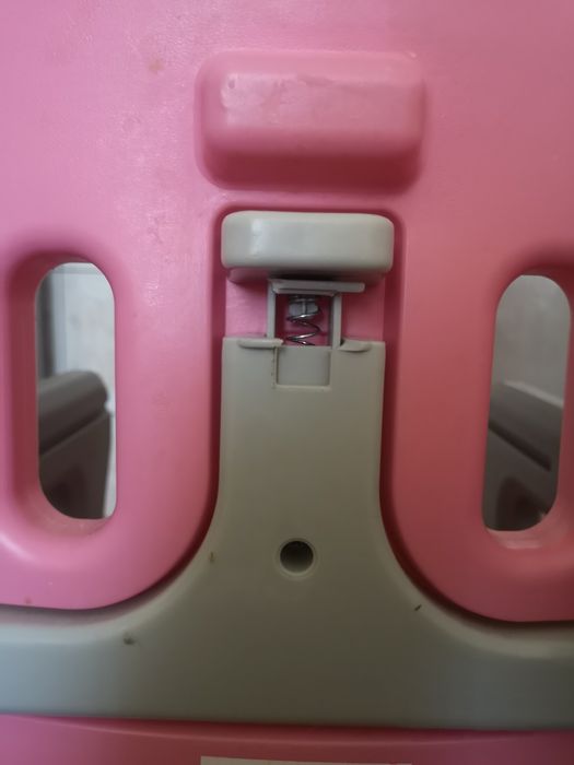 Scaun de masă multifuncțional