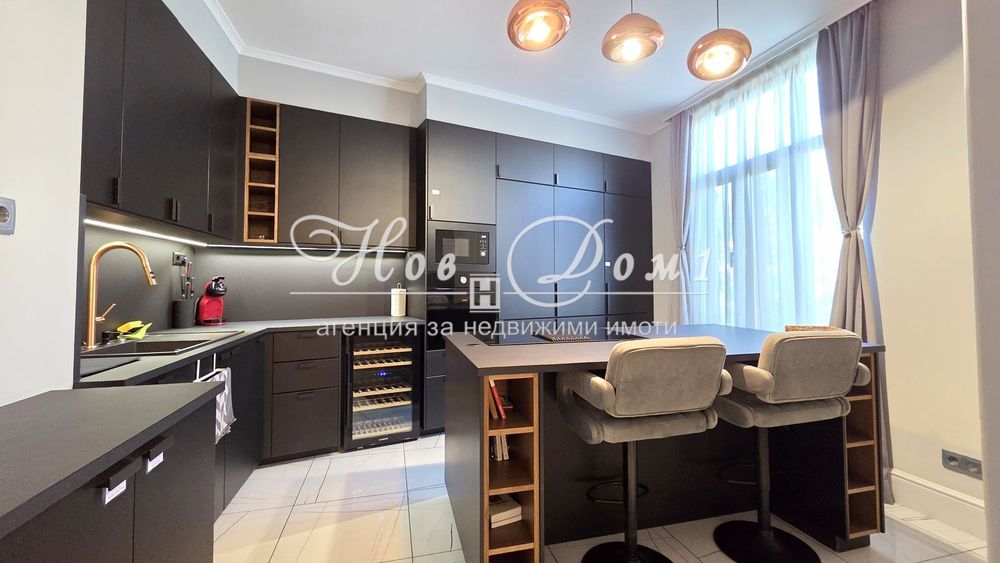 Продава се Тристаен апартамент в София, Център - 123 кв.м за 3171 €/кв.м - Снимка #3