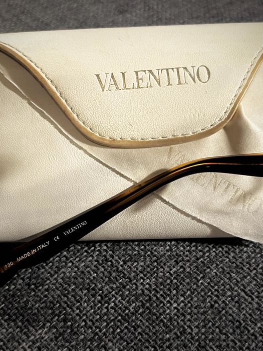 Слънчеви очила Valentino с оригинален кожен калъф