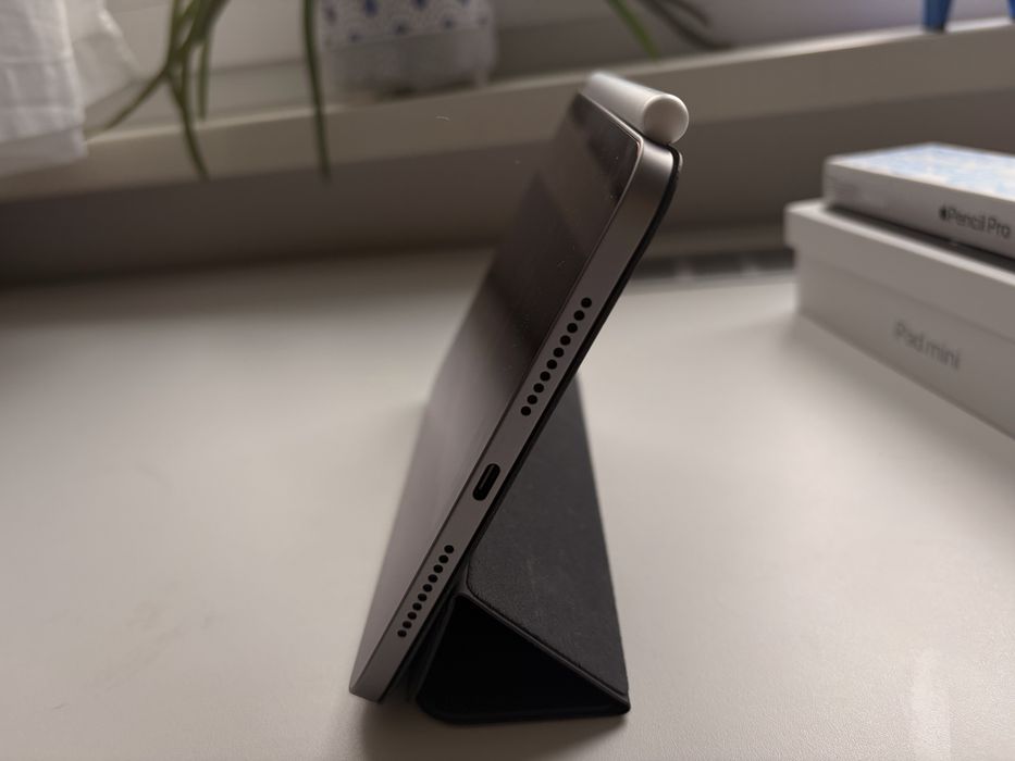 Ipad mini 7 wifi 128gb space gray ca nou + husă Smartfolio + Apple pencil pro