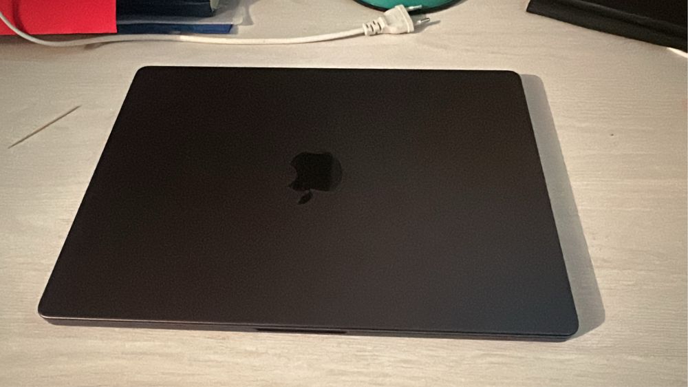 Продам новый macbook pro M3 pro