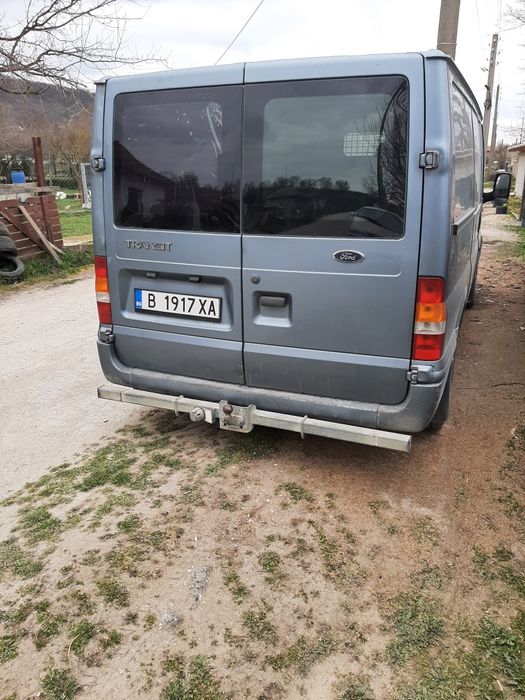 Продавам пътнико товарен Форд транзит.