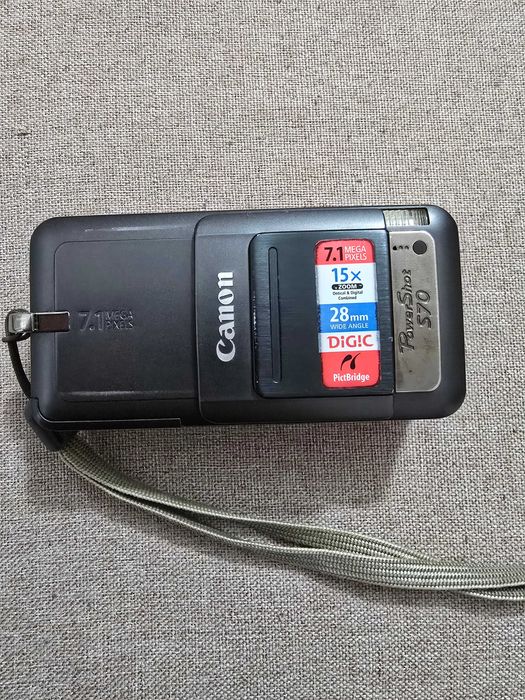 canon ixus 40 / canon powershot S70