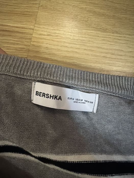 серая кофта bershka