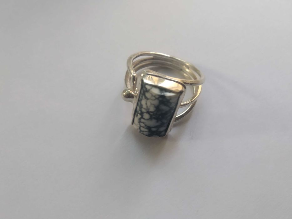 Кольцо серебряное с камнем леопардовый ОПАЛ