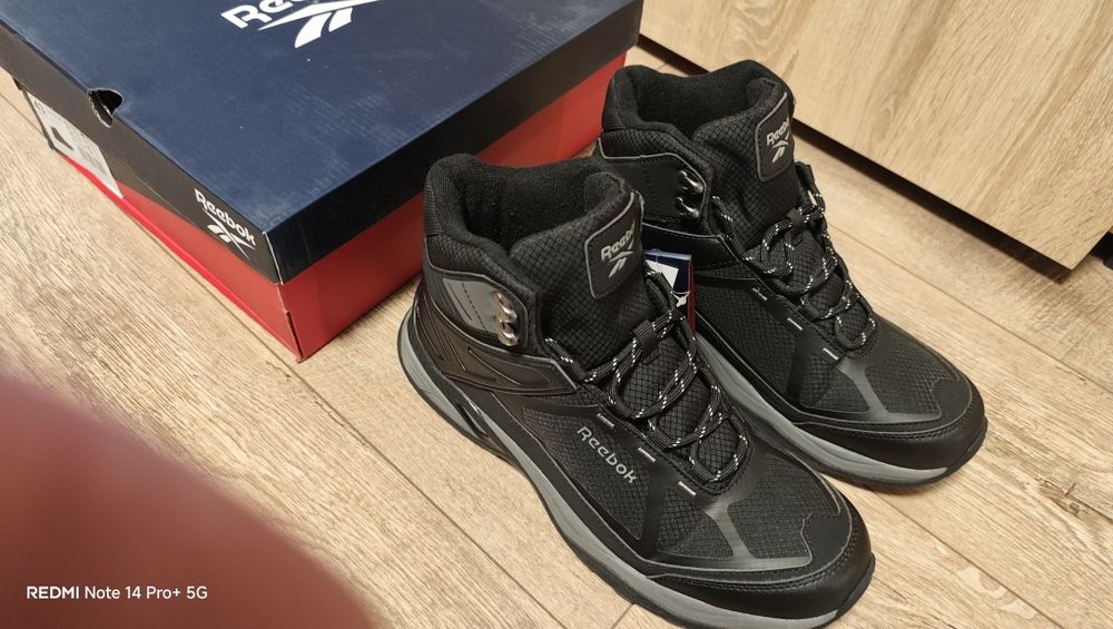 Зимни водоустойчиви боти Reebok