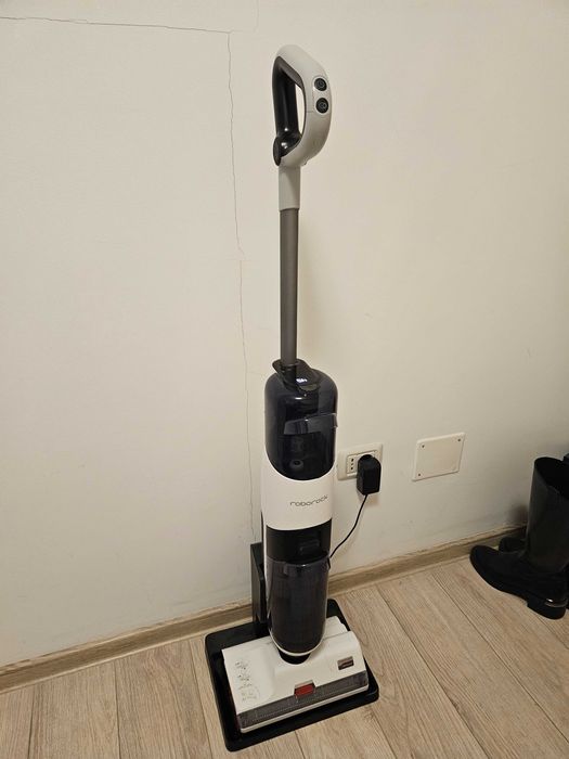 Aspirator vertical cu spalare (2 in 1) Roborock Dyad