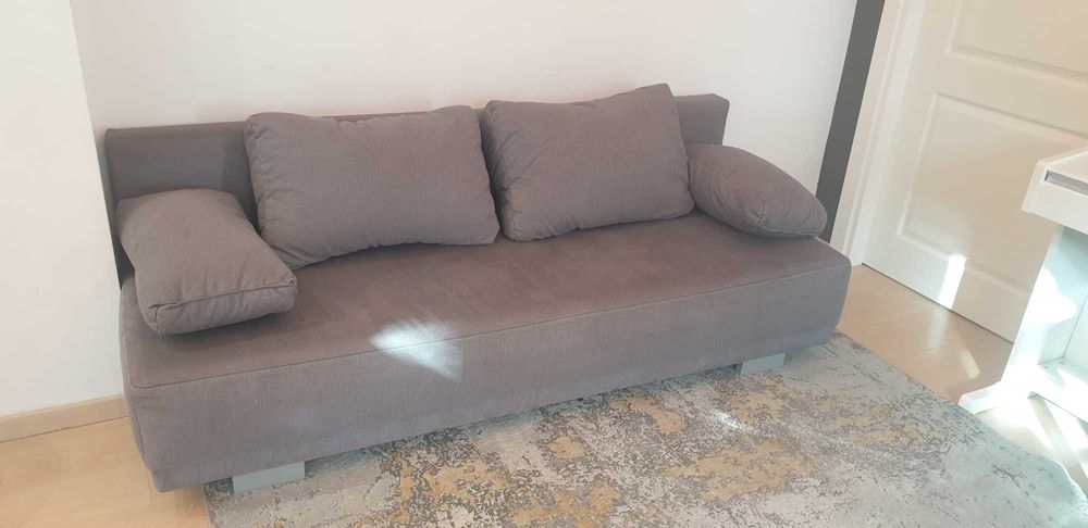 Vand canapea extensibila mobexpert 990 ron negociabila. Cumparata cu 2196ron. DE RECUPERAT IN CONSTANTA.