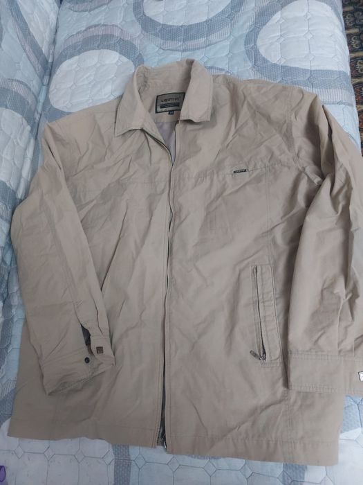 Продам мужскую ветровку