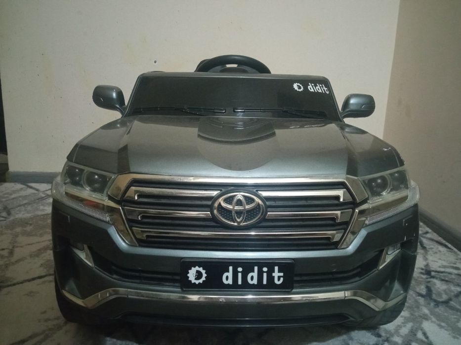Bolalar elektromobil
