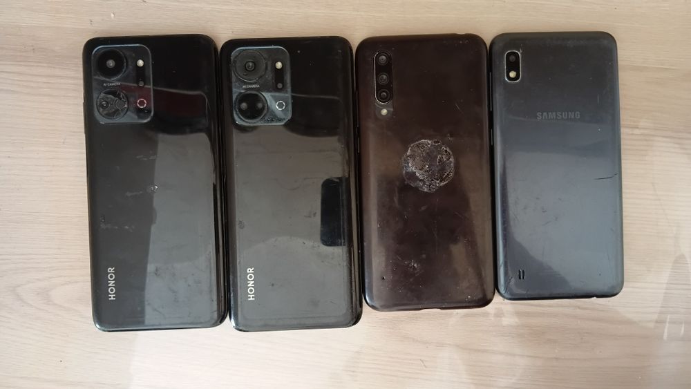 Продам телефоны на запчасти