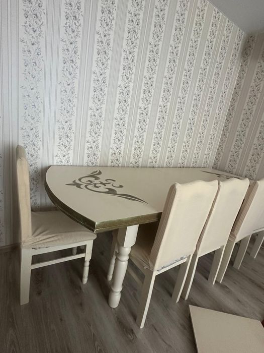 Продам стол со стульями