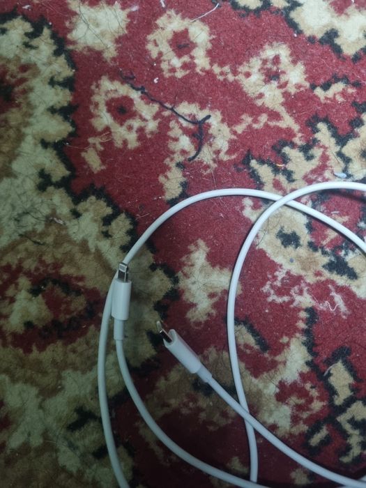 Зарядочный шнур на айфон