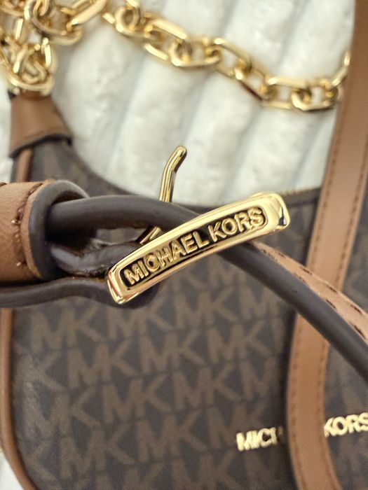 Michael Kors Cora Mini Zip Poucette