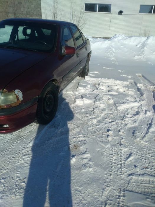 Машина Опель 1993