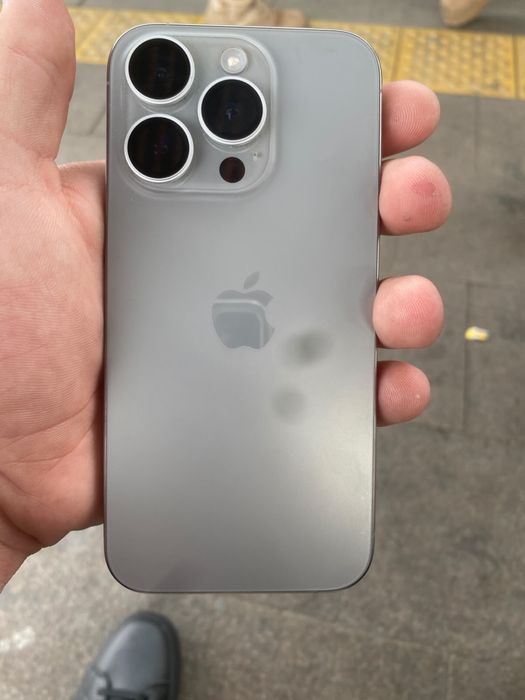 iPhone 15 pro 256gb
