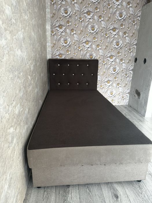 Продам кровать 1,5 полутарка