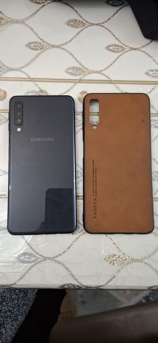 Телефон Самсунг А7