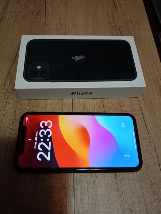 iPhone 11 Black, 64 GB + accesorii