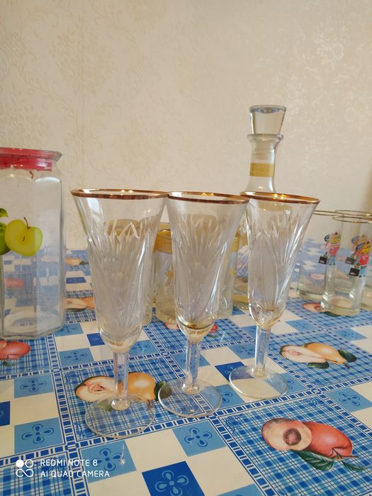 Продам фужеры и рюмки.