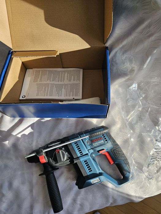 Bosch перфоратор 18v