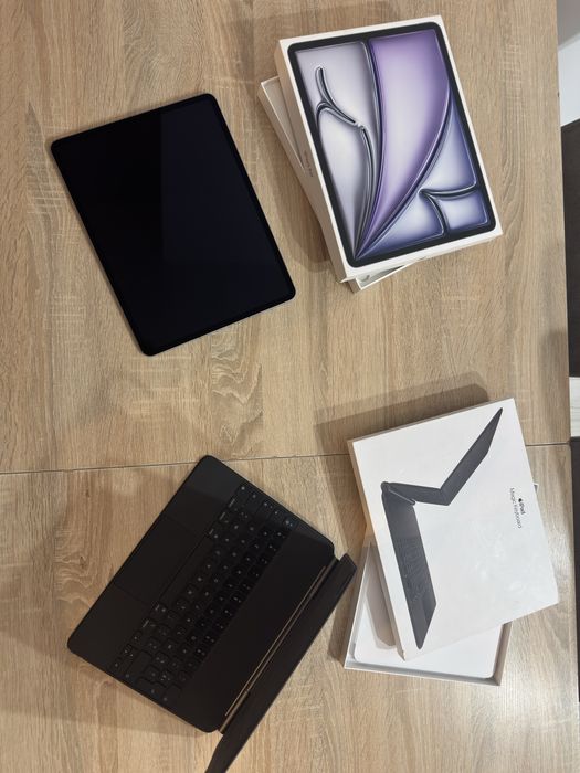 Ipad Air M2 13inch, 1tb storage, Wifi + Cellular and Magic Folio keyboard Bundle