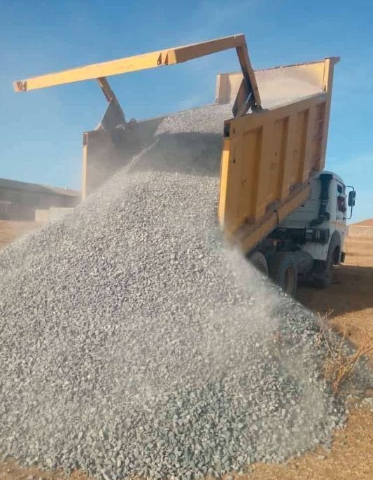 Executam lucrări cu: buldo, excavator, ,bobcat, camioneta, camion