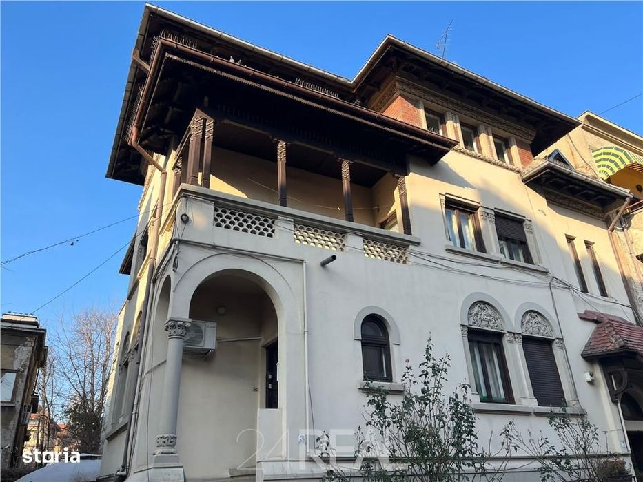 Penthouse in vila, de vanzare - Strada Tokio