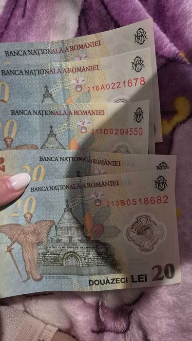 Vand  5 bacnote de 20 lei
