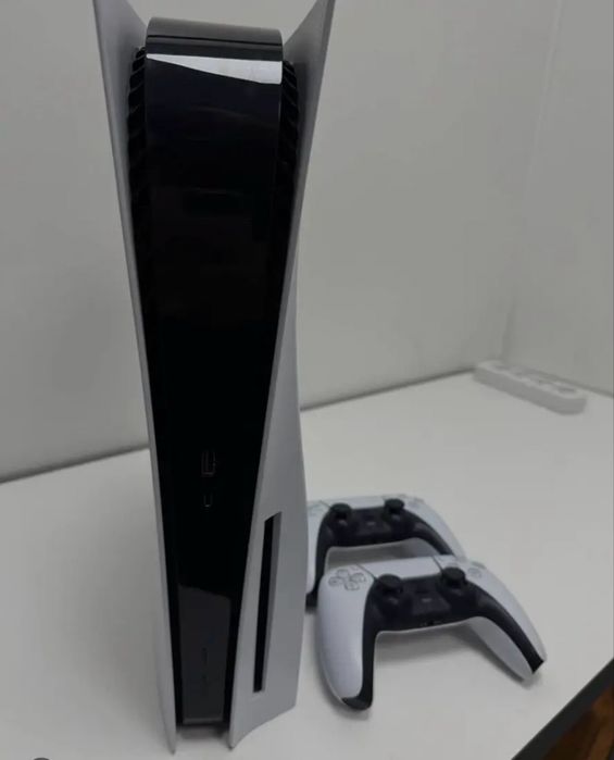 Продам Sony playstation 5 с дисководом торг уместен