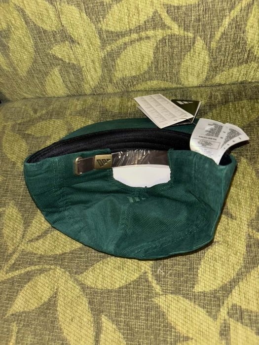 НОВИ шапки с козерка Adidas