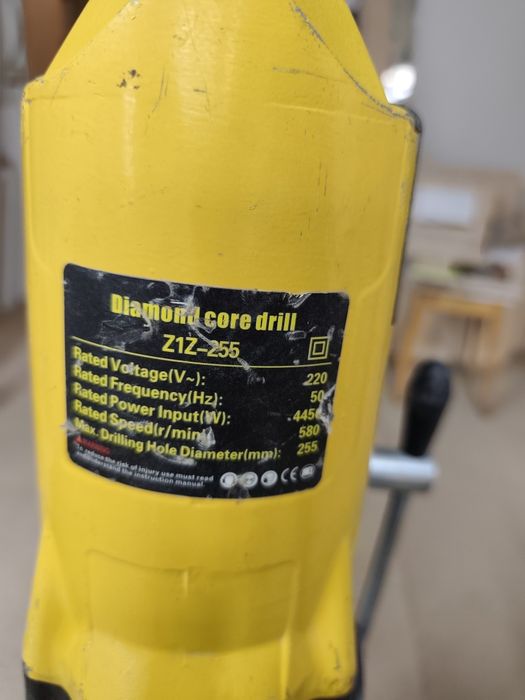 Vand mașină de carotat.