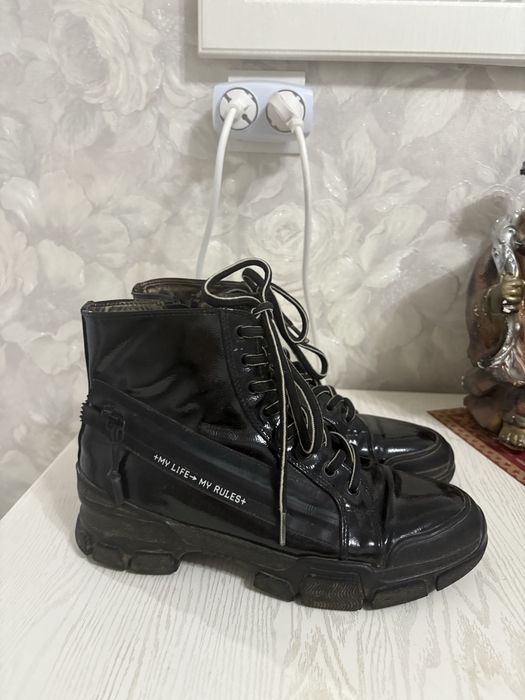 Продам Осенние черные ботинки