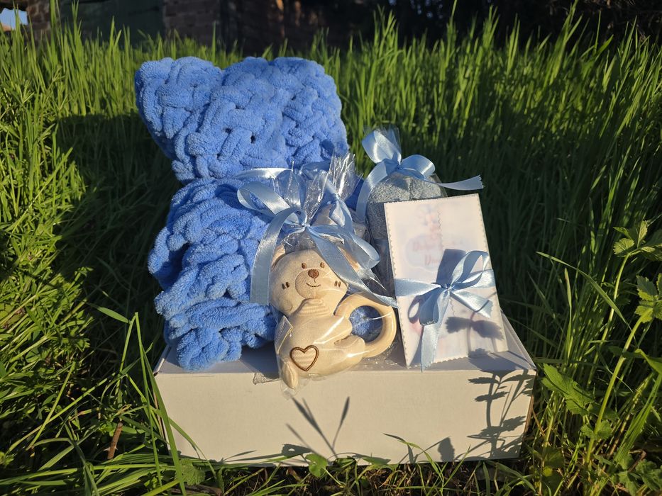 Персонализирана бебешка подаръчна кутия за новородено