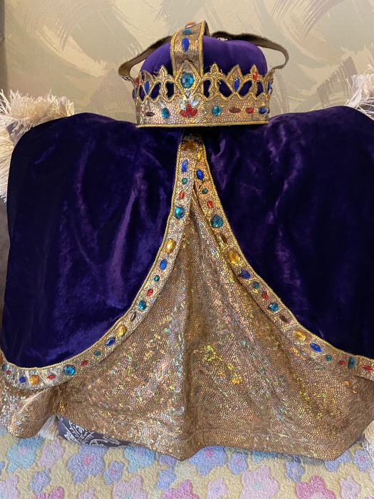 Продам костюм короля