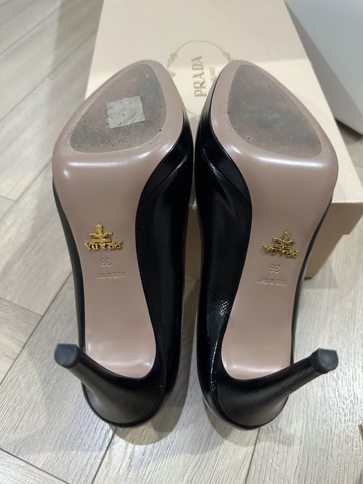Оригинал туфли Prada черный