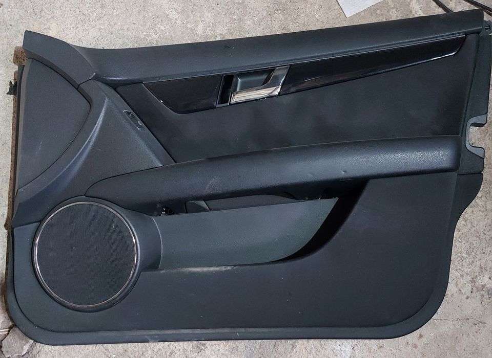 Предна дясна кора на врата Мерцедес Ц клас 204 / Mercedes C class w204
