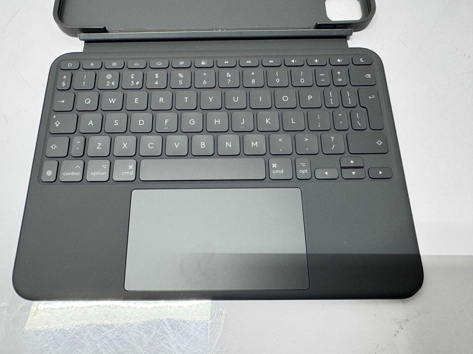 Клавиатура Logitech Combo Touch iPad Pro 11/ M4