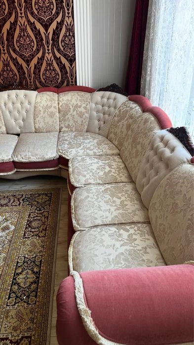 Диван б/у район улы дала 150тыс